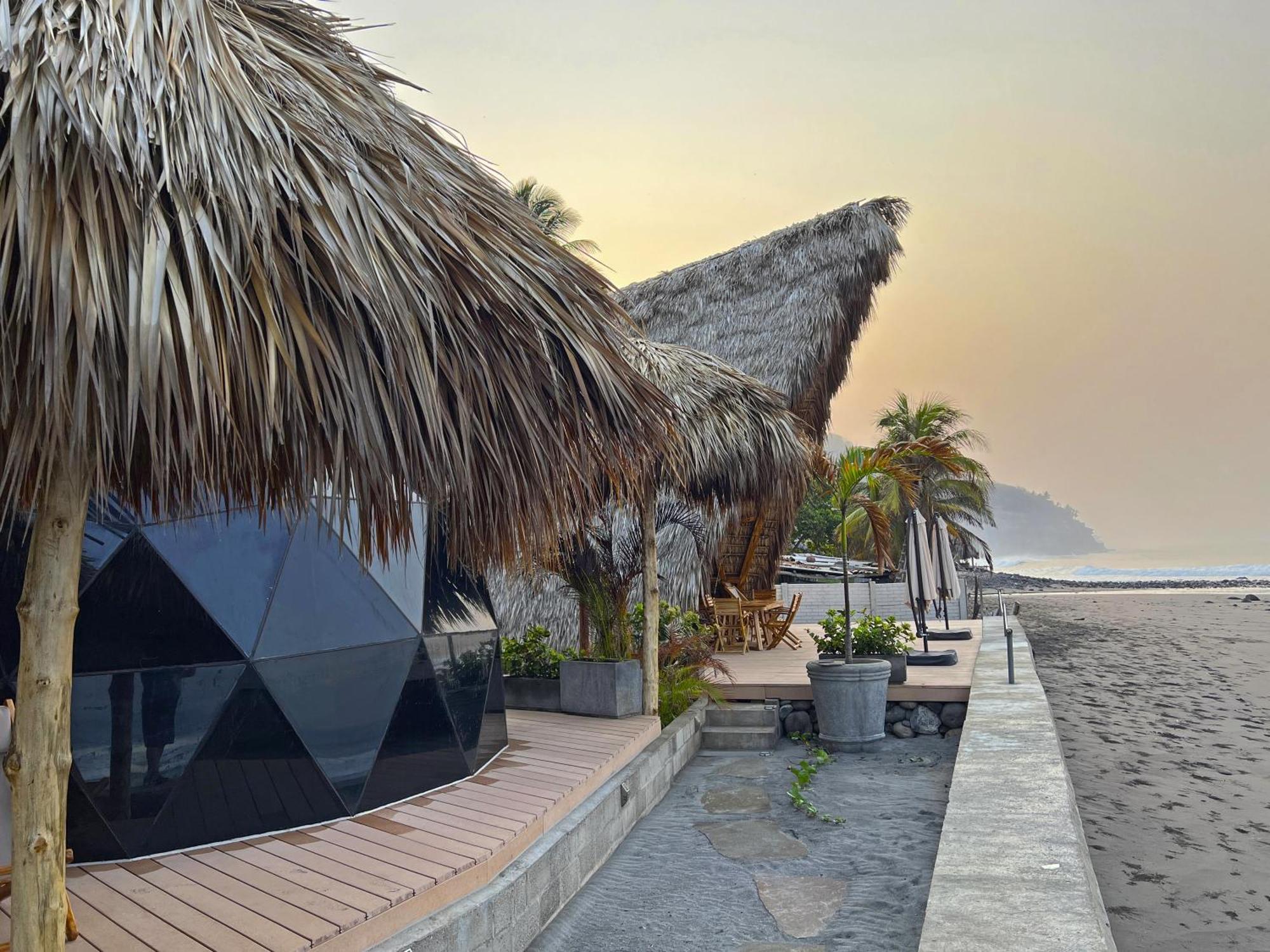 Almare Zonte - Beachfront Glamping Hotel الزونت المظهر الخارجي الصورة